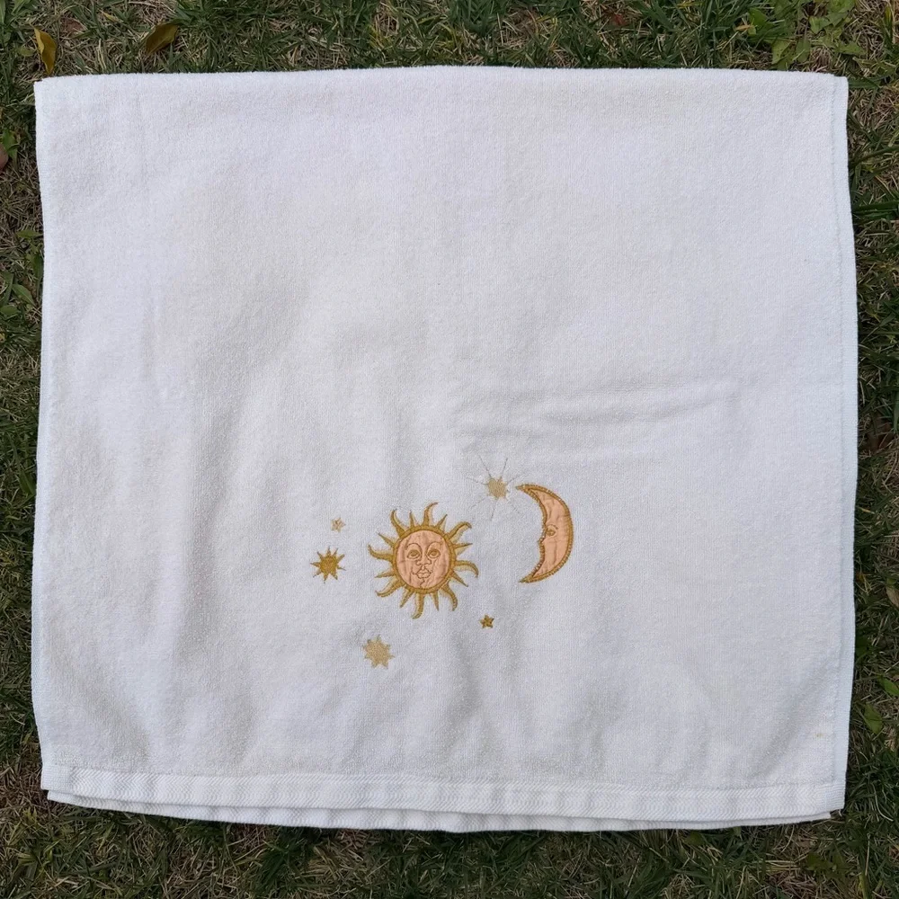 VTG BIBB Celestial Sun Moon Stars Bath Towel Embroidered Gold Whimsigoth USA HTF